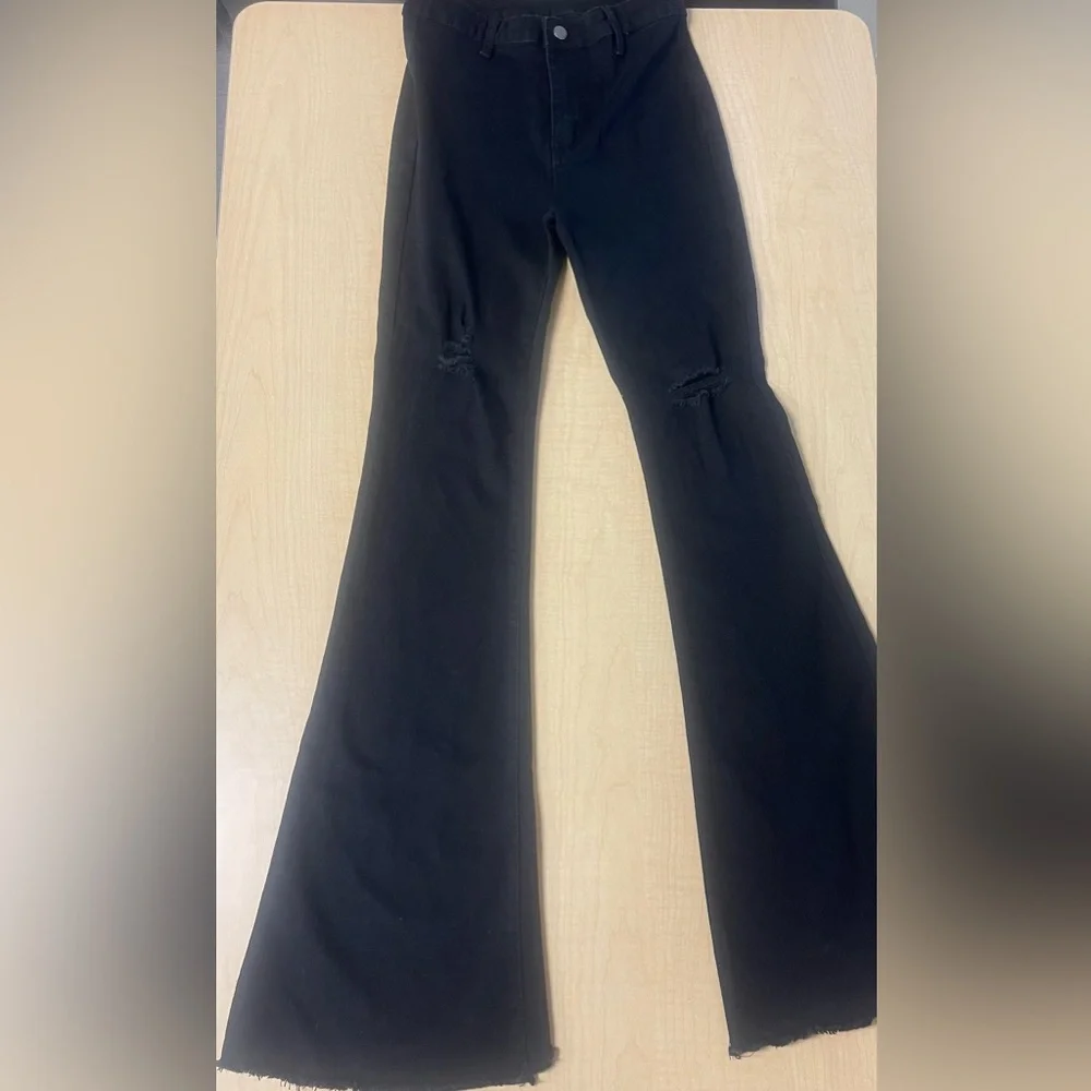 Women’s Black Denim Jeans flare/bell bottom M/6 like new